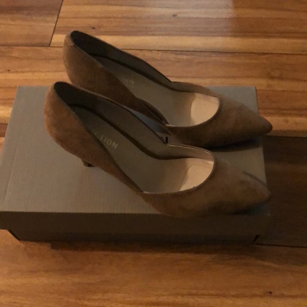 Kenneth Cole heels - Picture 2 of 4